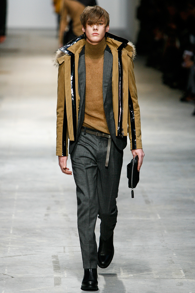 Costume National 2011ﶬbDƬ