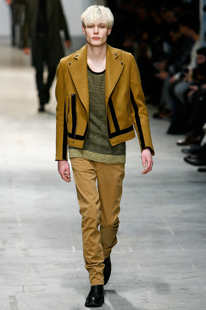 Costume National 2011ﶬbDƬ