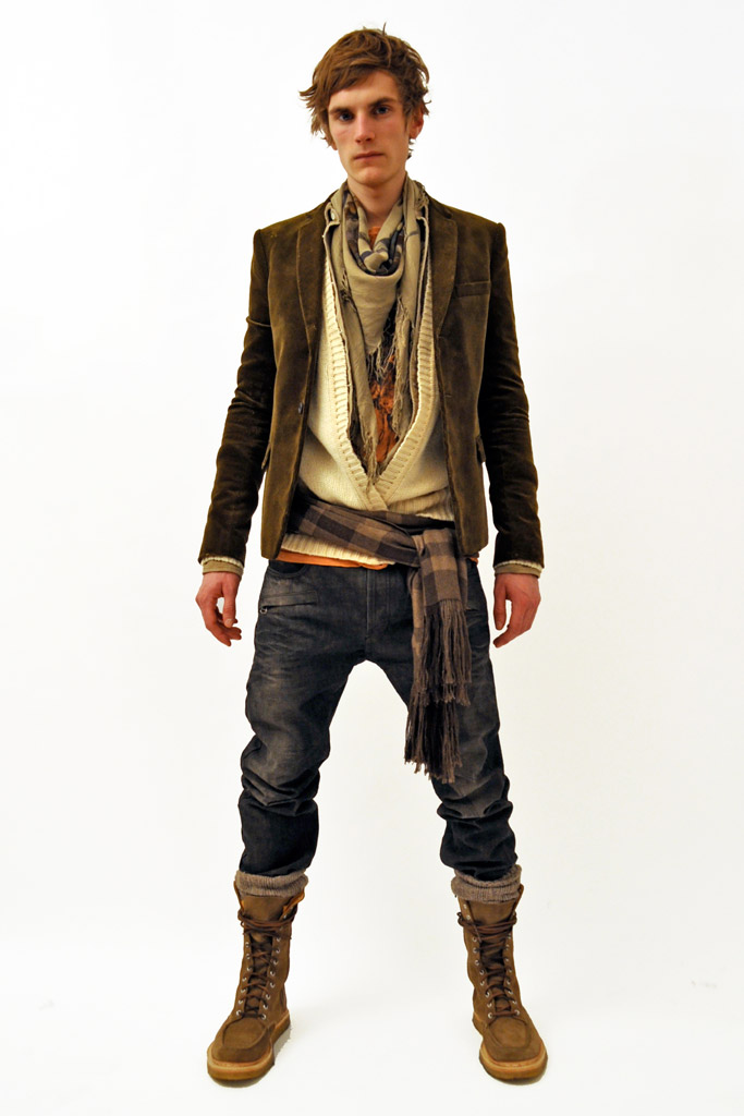 Balmain 2011 ﶬbDƬ