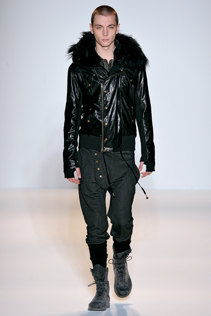 Nicholas K 2011 ﶬbDƬ