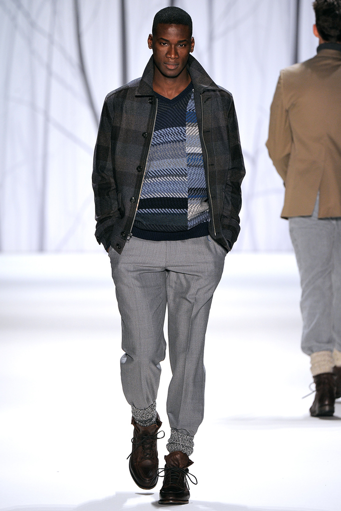 Perry Ellis 2011 ﶬbDƬ