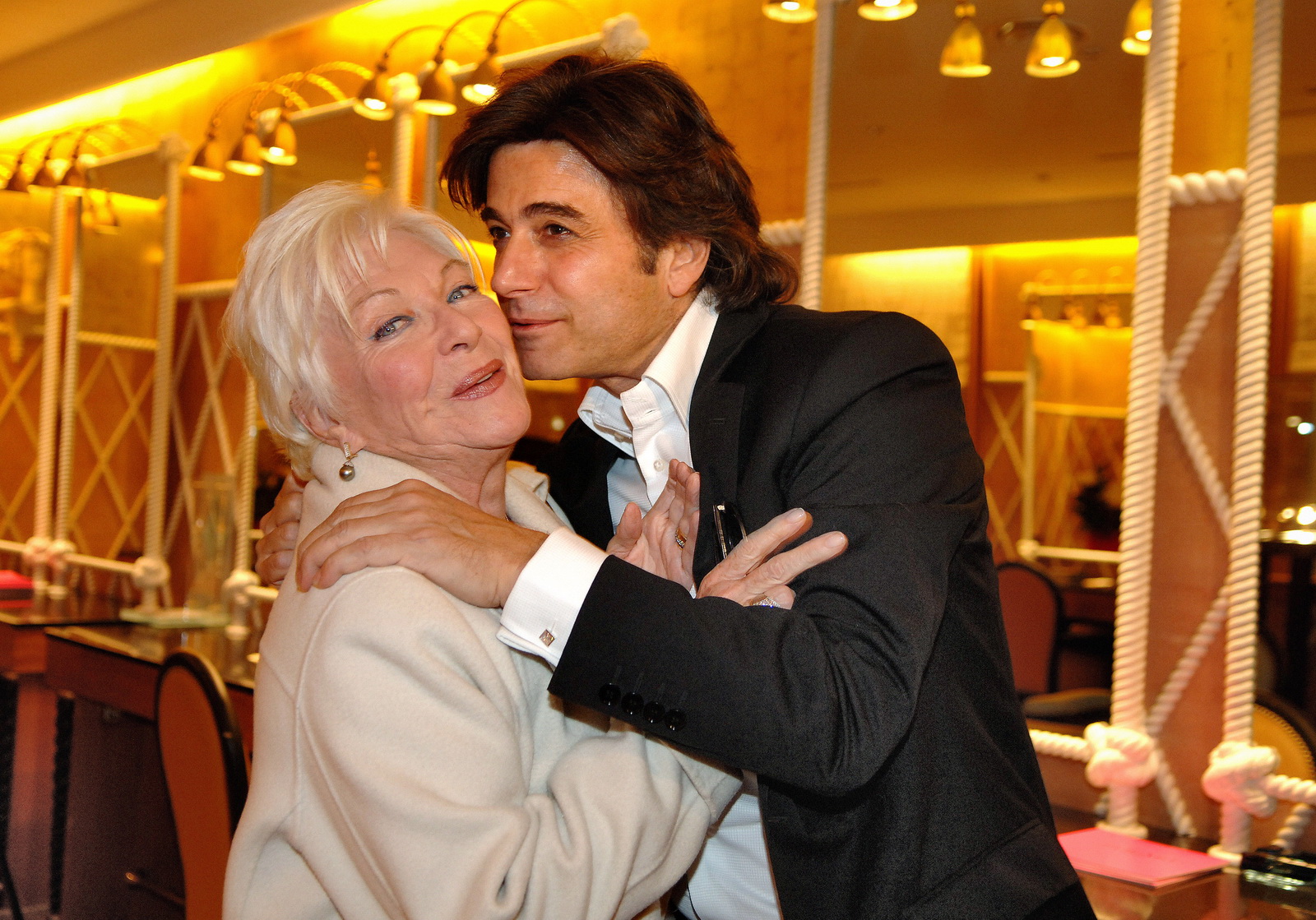 Alexandre Zouari֪˸DƬ