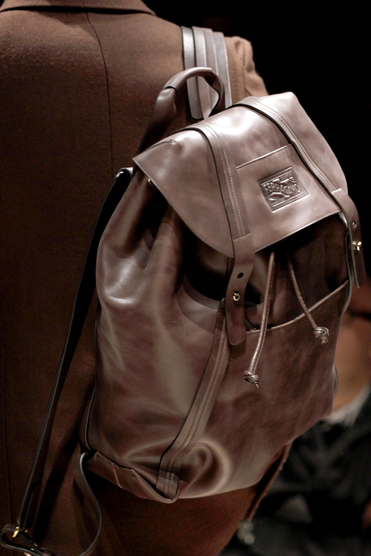 Salvatore Ferragamo 2011ﶬbDƬ