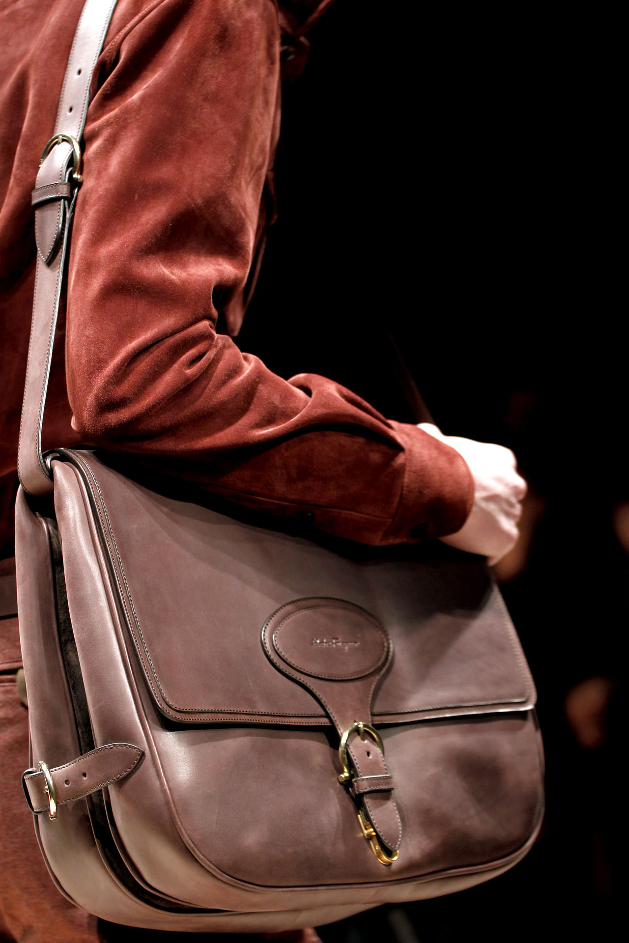 Salvatore Ferragamo 2011ﶬbDƬ