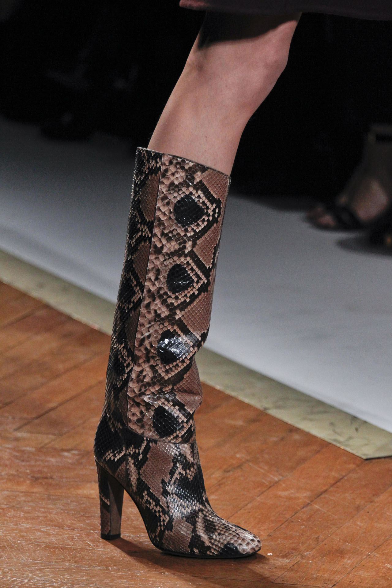 Valentino 2011�ﶬ��(x��)��(ji��)����DƬ