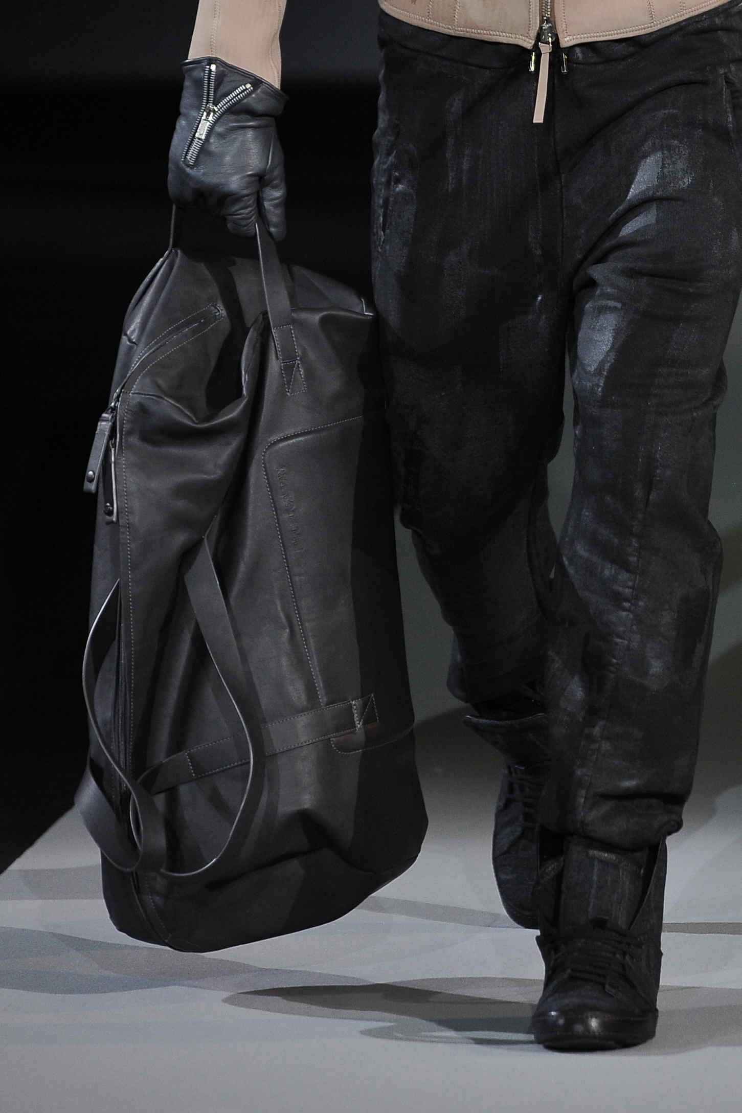 Emporio Armani 2011ﶬbDƬ