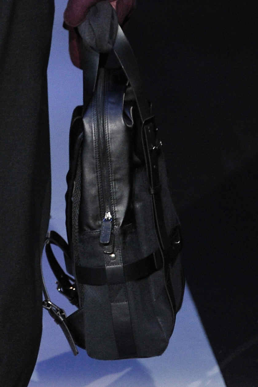 Emporio Armani 2011ﶬbDƬ
