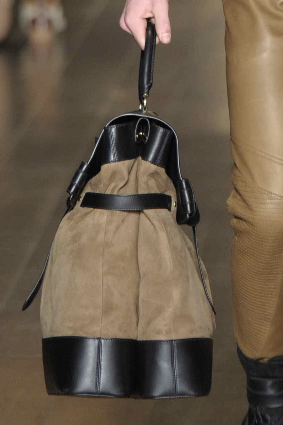 Trussardi 2011ﶬbDƬ