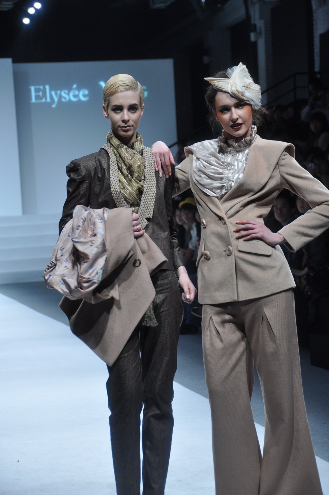 Elysee YANG 2011ﶬDƬ