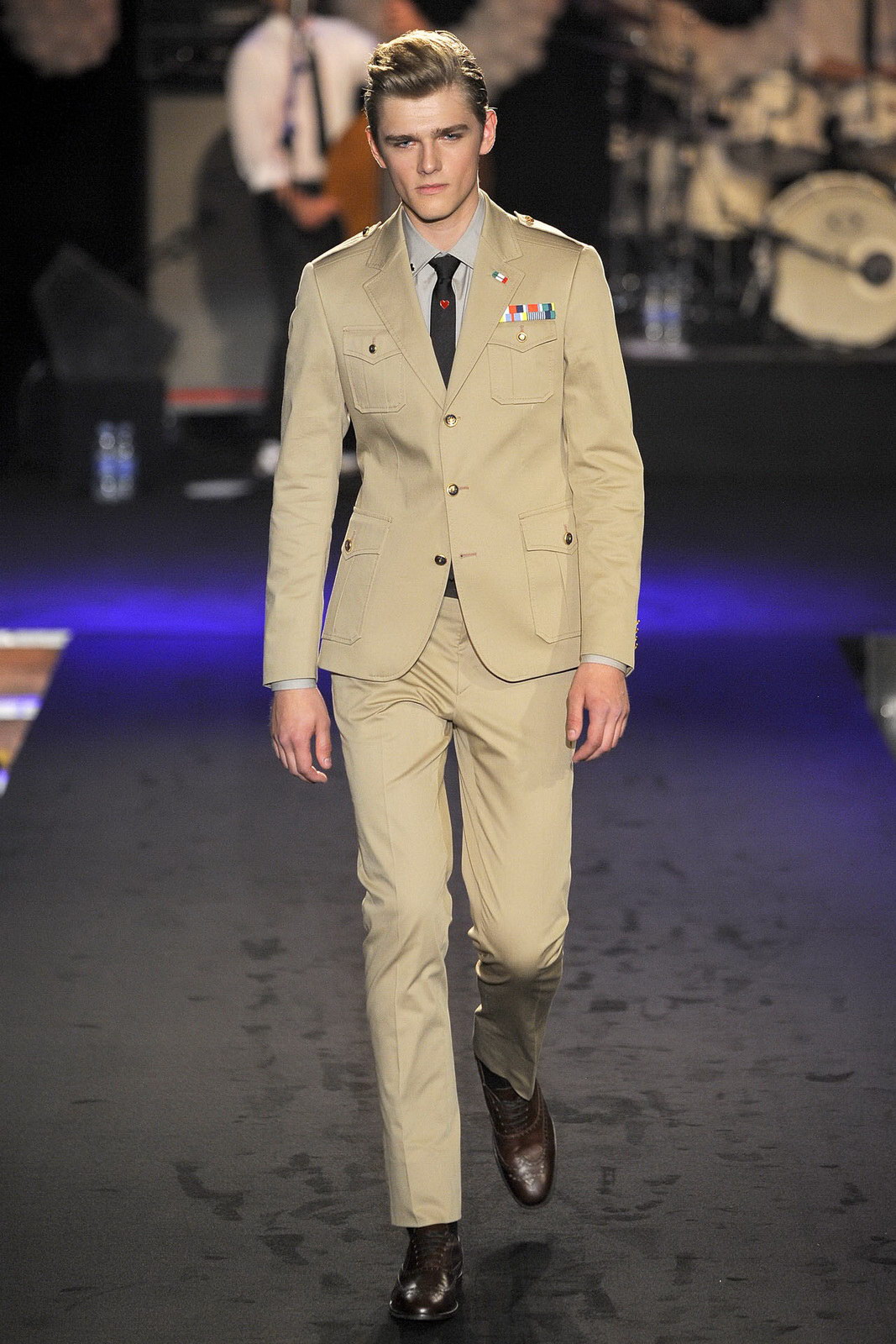 Moschino 2012�������b����DƬ