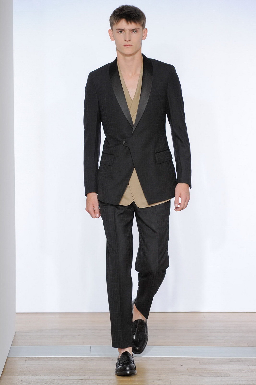 Yves Saint Laurent 2012�������b����DƬ