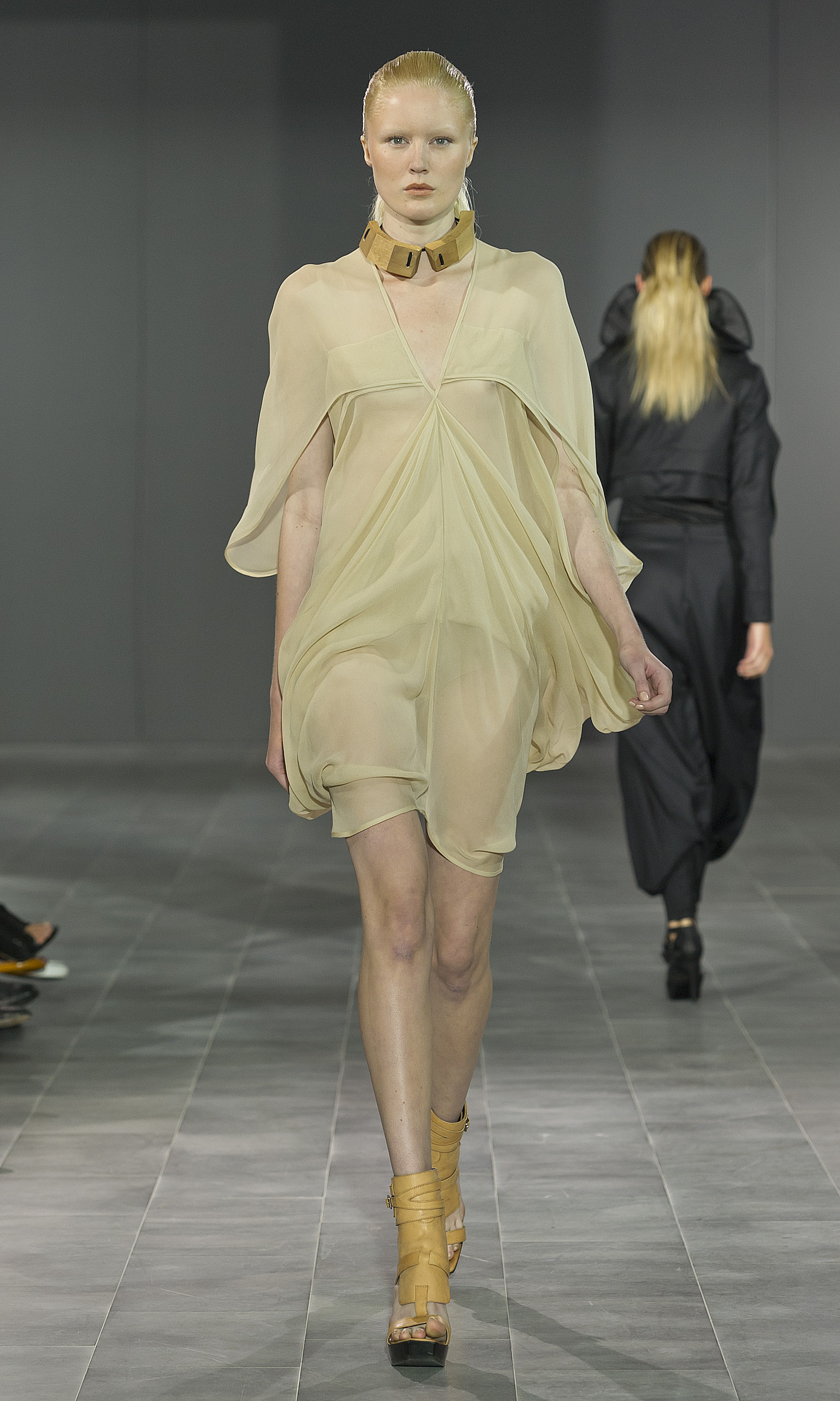 Fifth Avenue Shoe Reipar 2012 ˹¸砖ĦDƬ