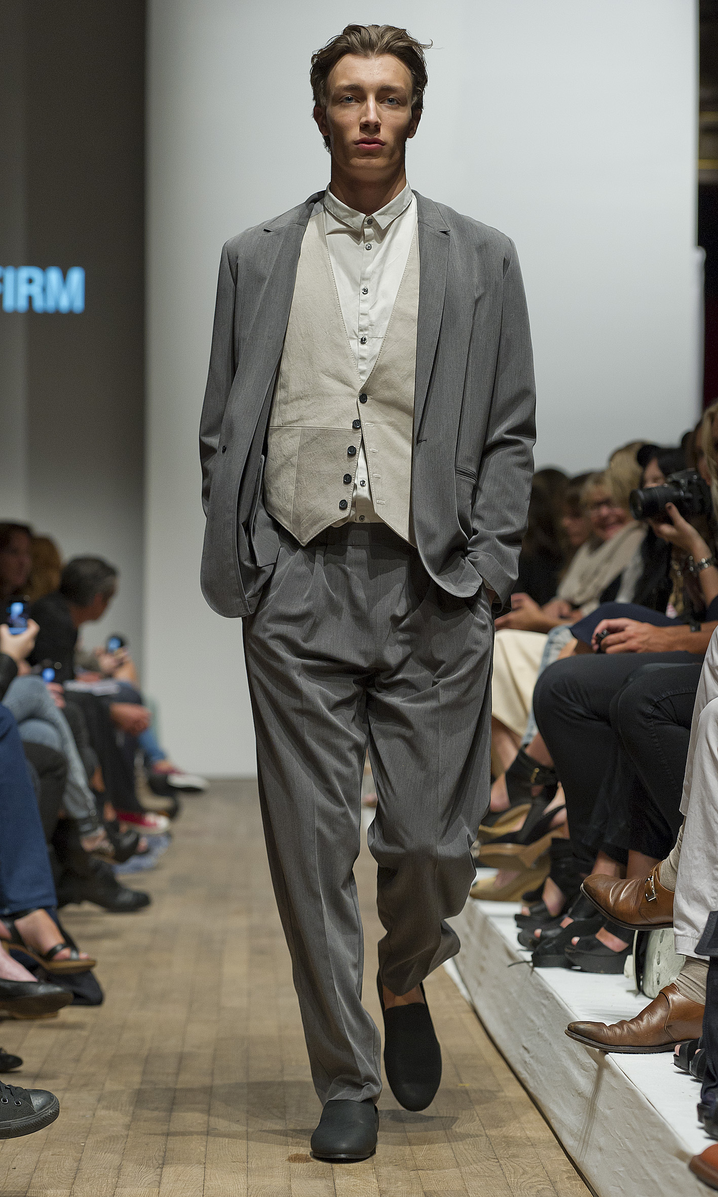 The Local Firm 2012���� ˹�¸砖Ħ����DƬ