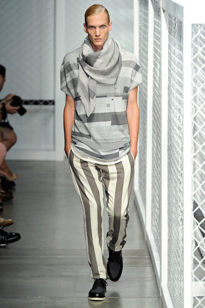 Robert Geller 2012(chng)DƬ