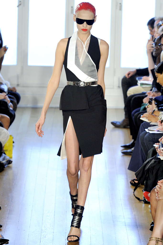 Julien Macdonald 2012DƬ