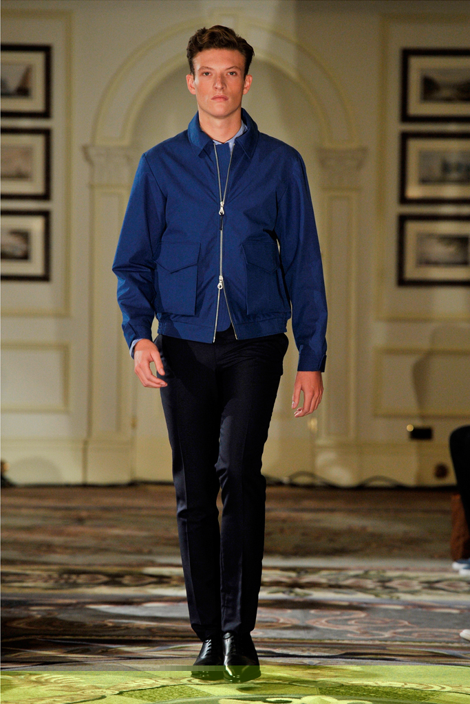 E. Tautz 2012DƬ