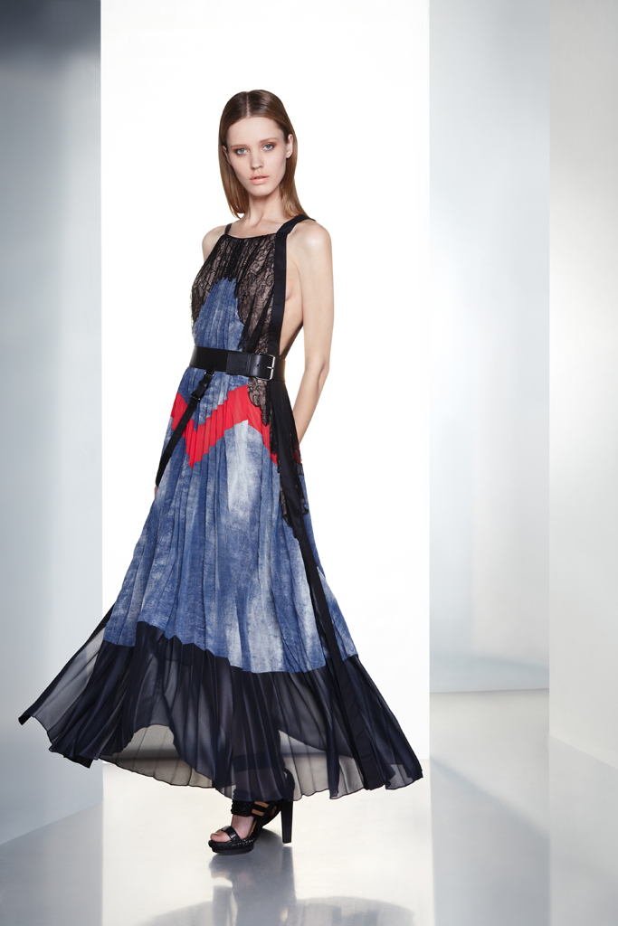 BCBG Max Azria 2012����ϵ�и���DƬ