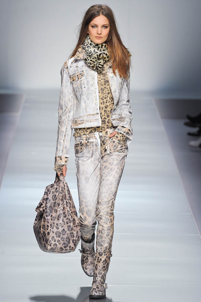 Blumarine 2012ﶬ¸DƬ