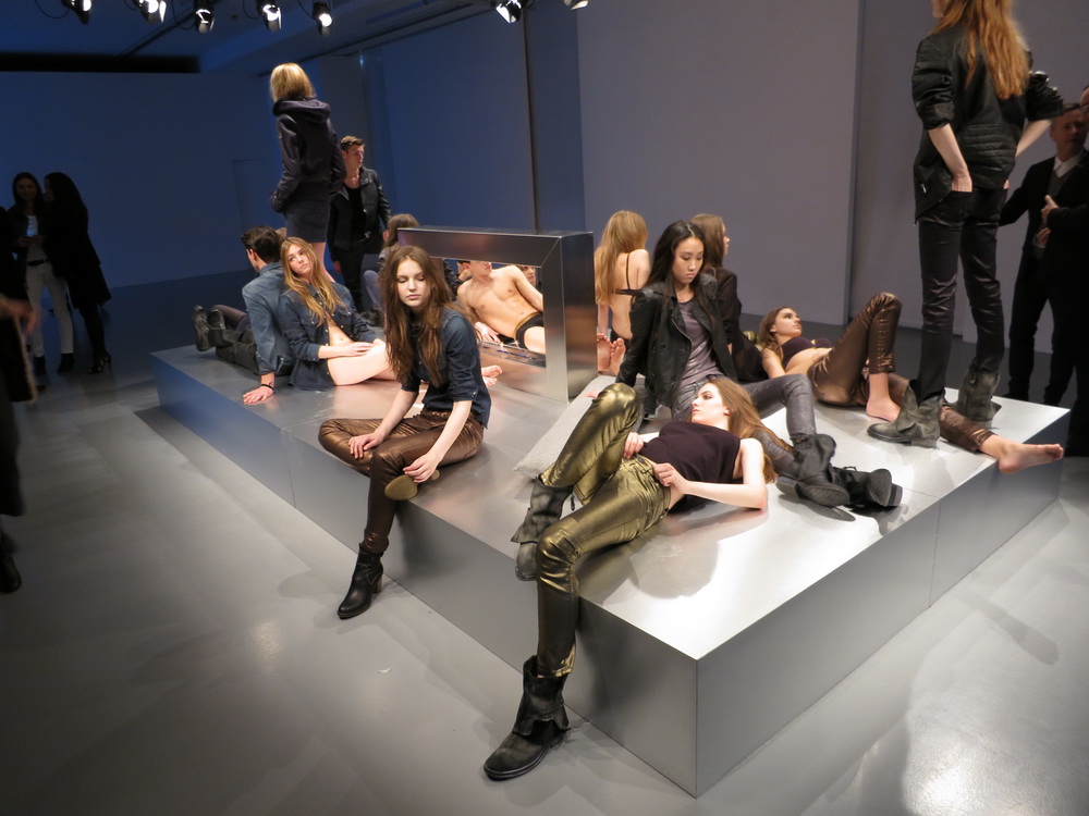 Calvin Klein ReseeDƬ