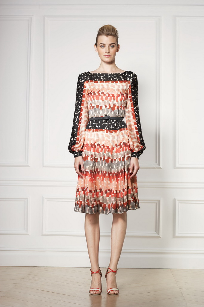 Carolina Herrera 13紺DƬ