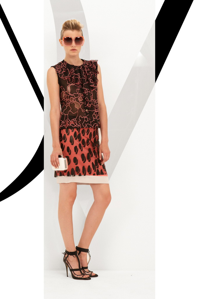 DVF 13紺DƬ