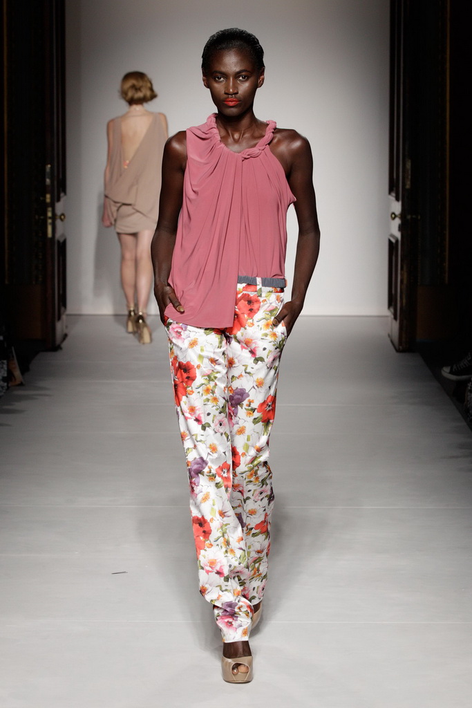 Ashley Isham 2013(chng)DƬ