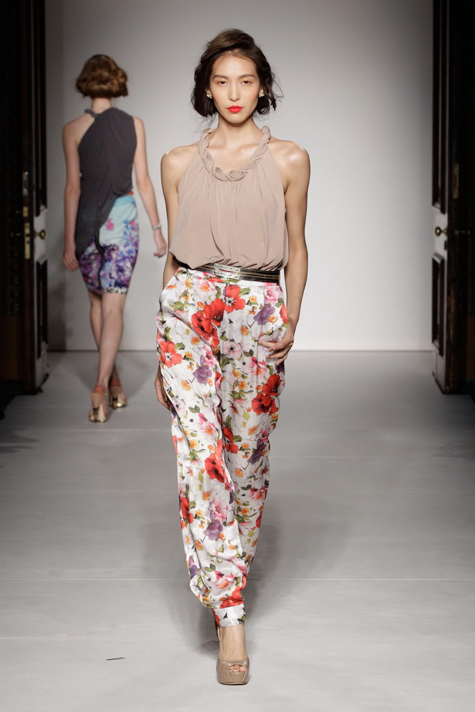 Ashley Isham 2013DƬ