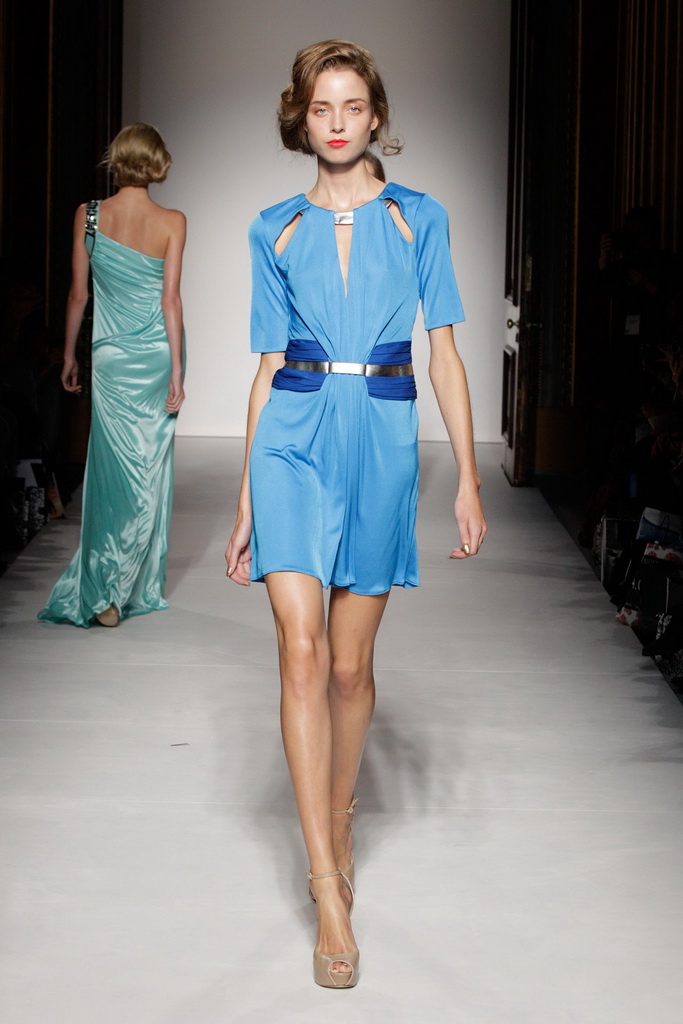 Ashley Isham 2013DƬ