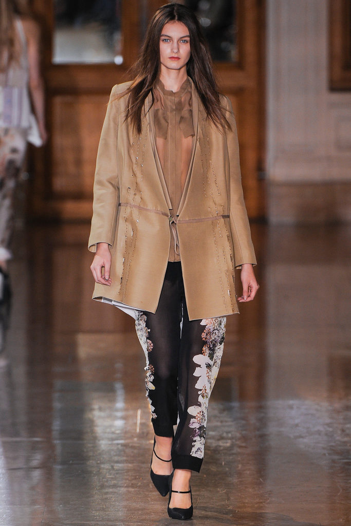 Sharon Wauchob 2013(chng)DƬ