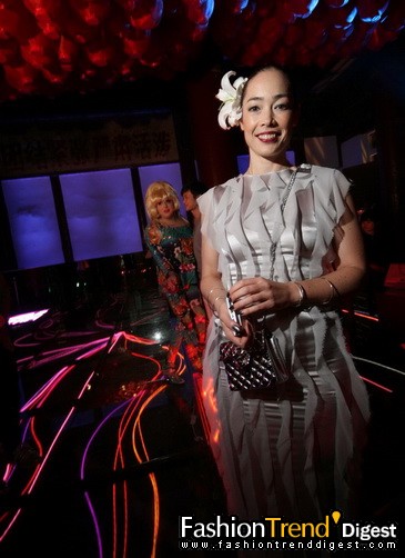 LACOSTE 75�����Ɍ�