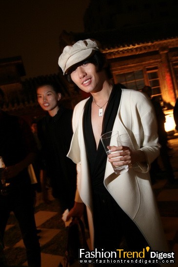 LACOSTE 75�����Ɍ�