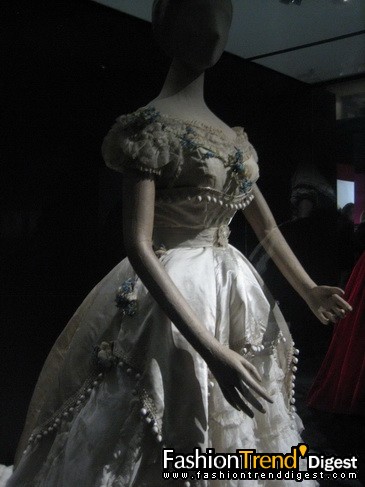 ��������r��Ů�b�����^չ�[