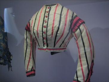 ��������r(sh��)��Ů�b�����^չ�[