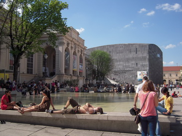 SҲ{ߌModepalastչʾ