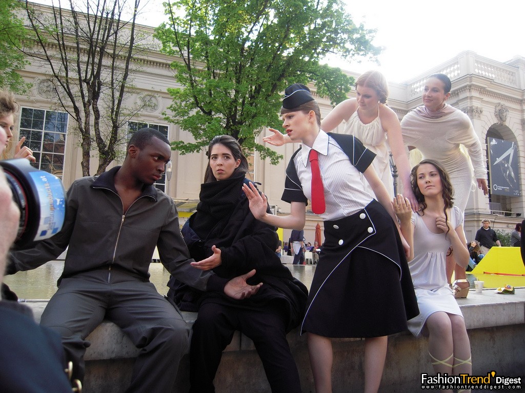 模特們在表達什么呢 