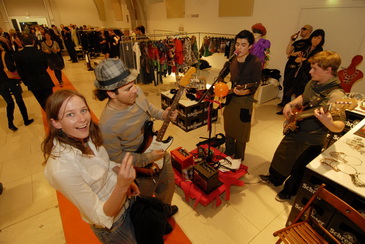 SҲ{ߌModepalastչʾ