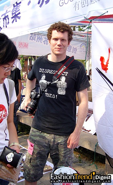 FTD-foto:�������м������K��վ��һ������