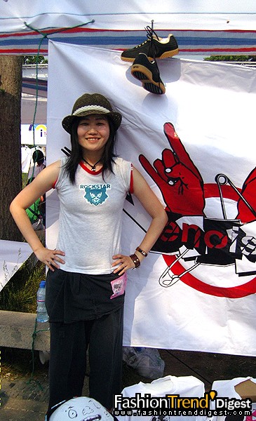 FTD-foto:����(chu��ng)���м������K��վ��һ����(zh��n)��