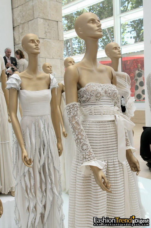 Valentino白色晚禮服 