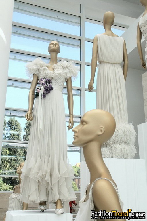 Valentino白色晚禮服 