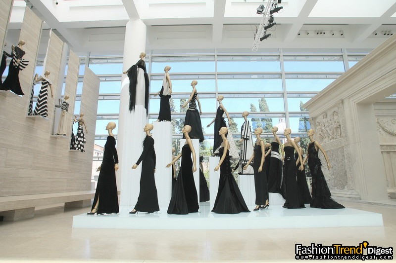 Valentino黑色晚禮服 