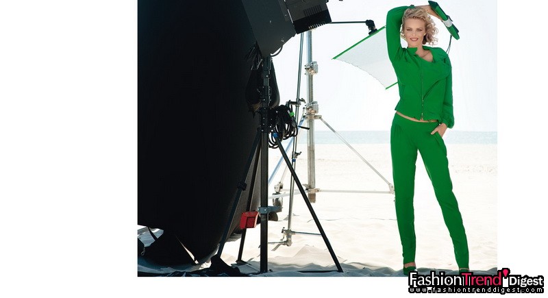 ESCADA 2010���ďV�����DƬ