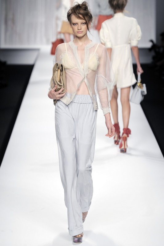 Fendi 10���ĸ���DƬ