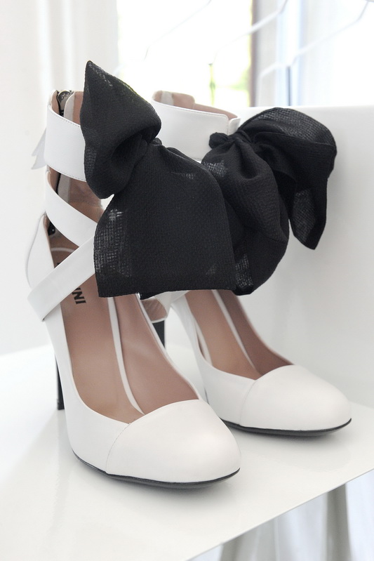 Pollini By Rifat Ozbek 10春夏