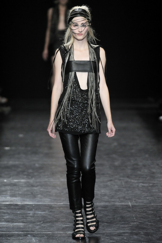 Ann Demeulemeester 10���ĸ���DƬ