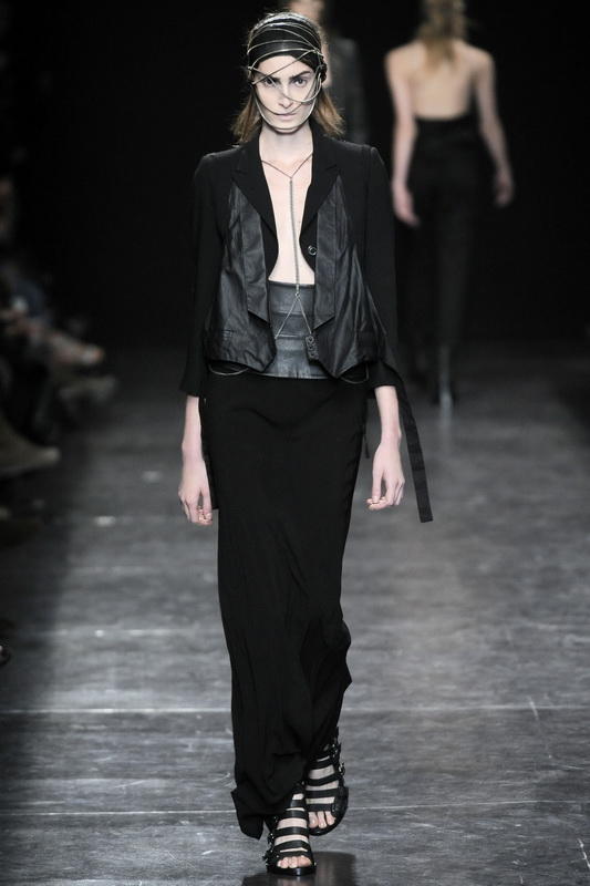 Ann Demeulemeester 10���ĸ���DƬ