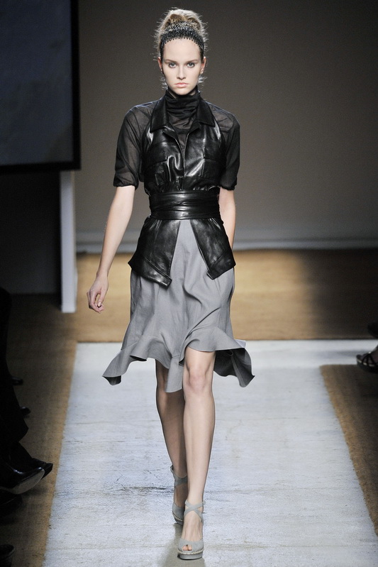 Yves Saint Laurent 10ĸDƬ