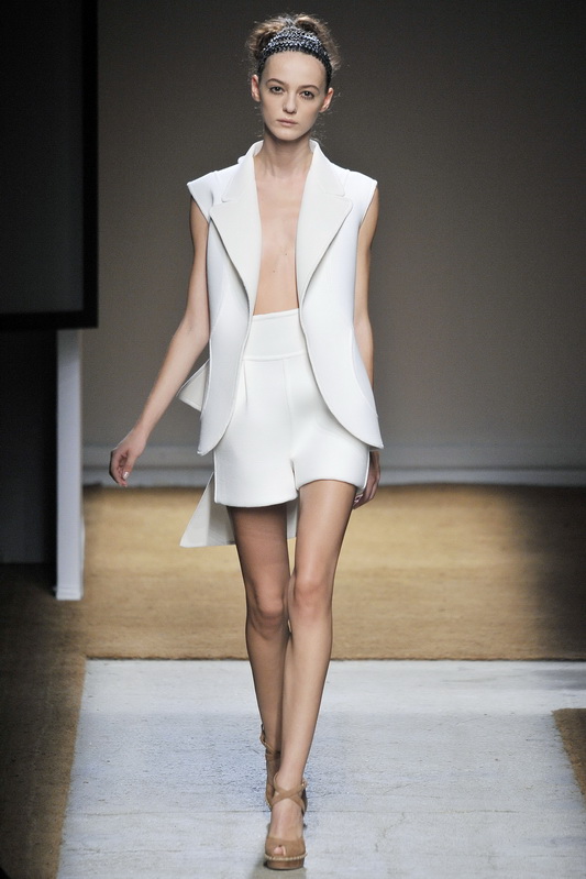 Yves Saint Laurent 10ĸDƬ