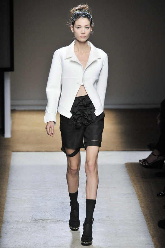 Yves Saint Laurent 10ĸDƬ