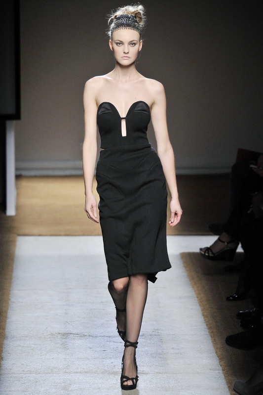 Yves Saint Laurent 10ĸDƬ